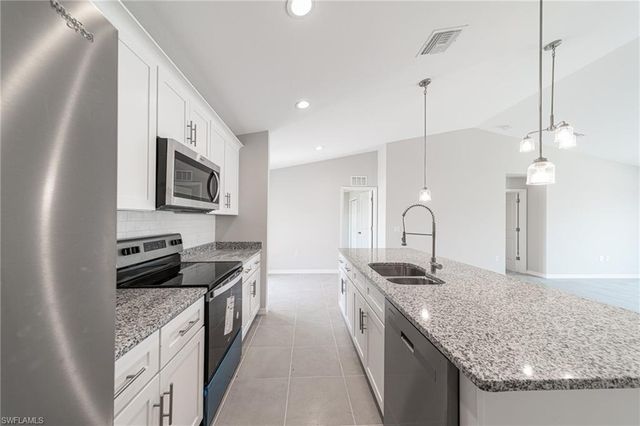 2122 NW 9th AVE, Cape Coral, FL 33993