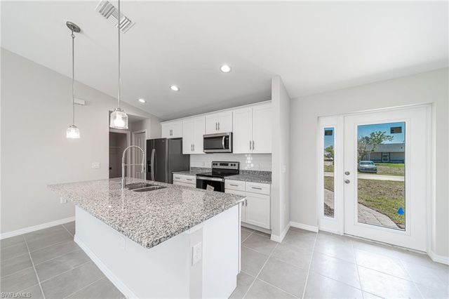 2122 NW 9th AVE, Cape Coral, FL 33993