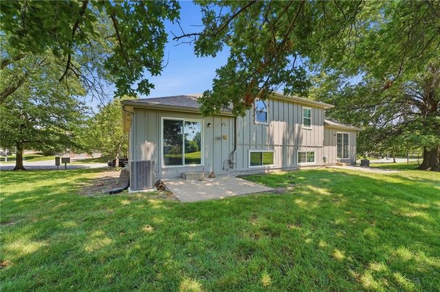 8709 N Hull Avenue, Kansas City, MO 64154