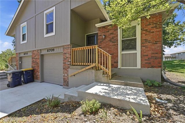 8709 N Hull Avenue, Kansas City, MO 64154