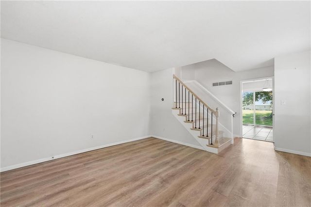 8709 N Hull Avenue, Kansas City, MO 64154