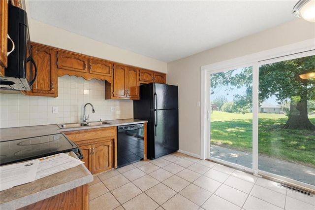 8709 N Hull Avenue, Kansas City, MO 64154