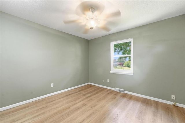 8709 N Hull Avenue, Kansas City, MO 64154