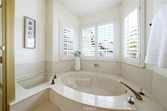 510 S Stoneham Court 102, Long Beach, CA 90803