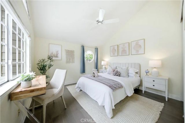 510 S Stoneham Court 102, Long Beach, CA 90803