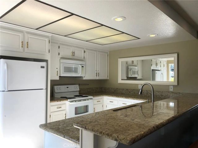510 S Stoneham Court 102, Long Beach, CA 90803