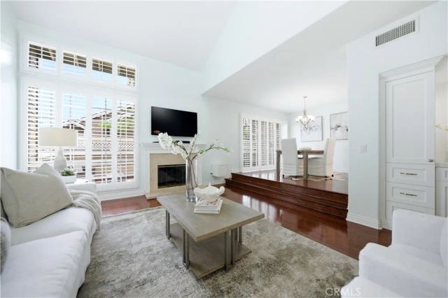 510 S Stoneham Court 102, Long Beach, CA 90803