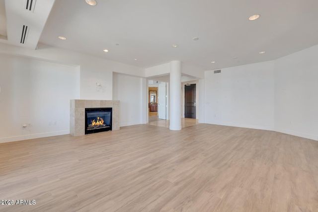 2211 E CAMELBACK Road 409, Phoenix, AZ 85016
