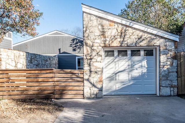 916 Sirocco DR A, Austin, TX 78745