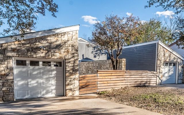916 Sirocco DR A, Austin, TX 78745