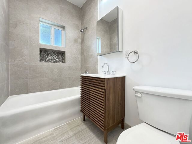 5932 Willoughby Avenue, Hollywood, CA 90038