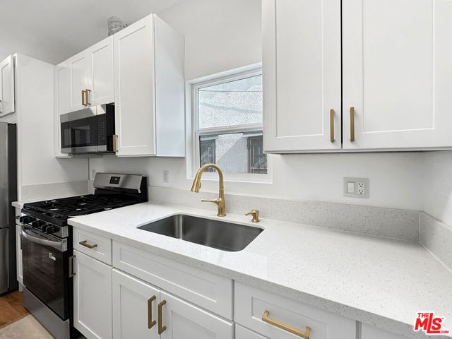 5932 Willoughby Avenue, Hollywood, CA 90038