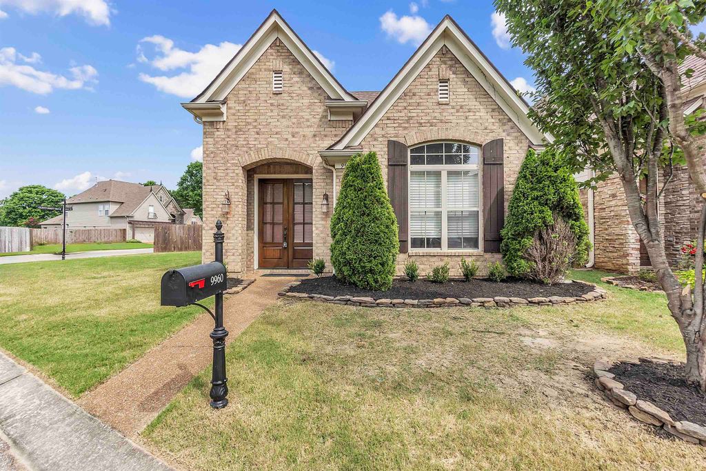 9960 BOWMORE DR, Unincorporated, TN 38016