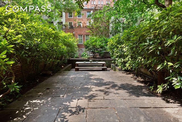 456 W 25th Street, New York City, NY 10001