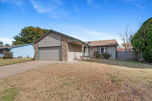 142 Champion St, Haysville, KS 67060
