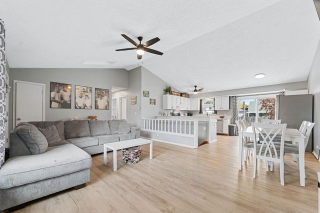 142 Champion St, Haysville, KS 67060