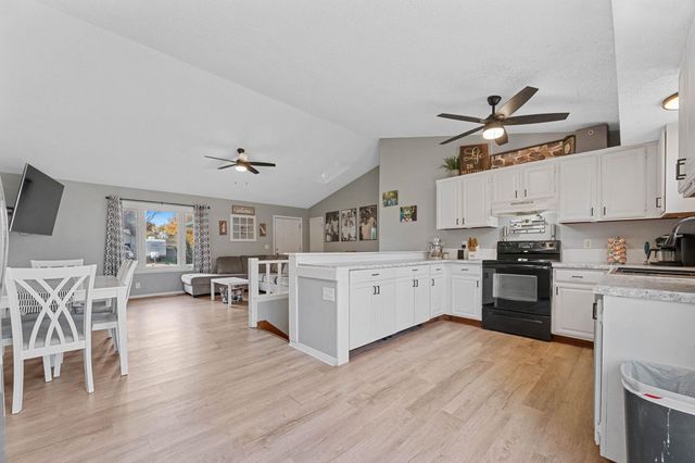 142 Champion St, Haysville, KS 67060