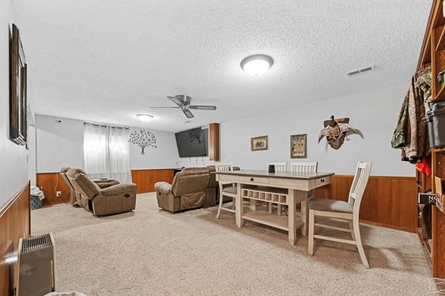 142 Champion St, Haysville, KS 67060