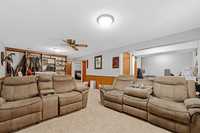 142 Champion St, Haysville, KS 67060