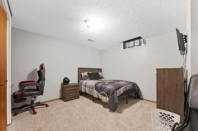 142 Champion St, Haysville, KS 67060