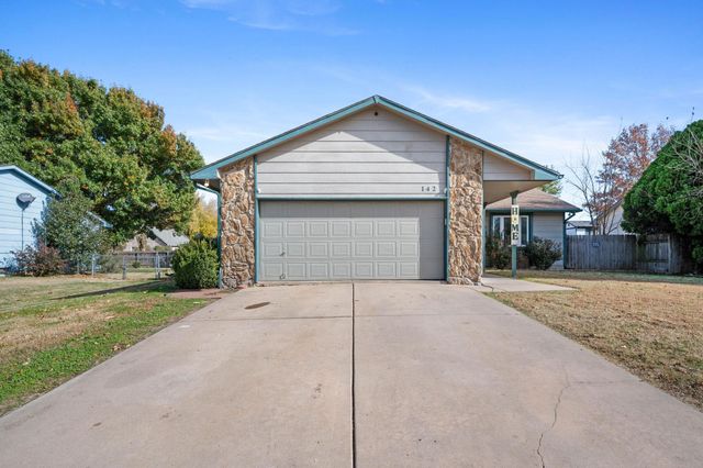 142 Champion St, Haysville, KS 67060