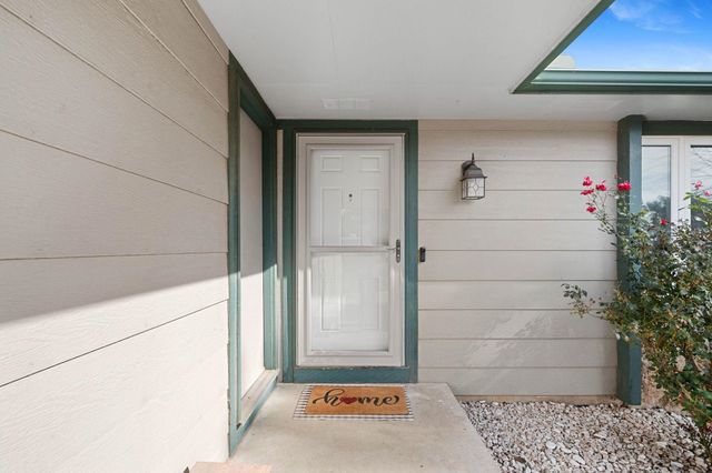 142 Champion St, Haysville, KS 67060