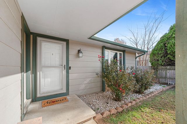 142 Champion St, Haysville, KS 67060