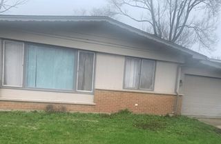 224 N Pleasant Drive, Glenwood, IL 60425