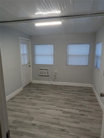 3613 KINGSTON STREET N, St Petersburg, FL 33713