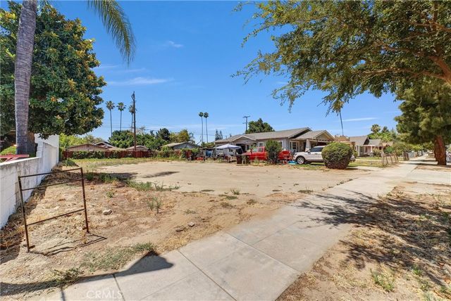 968 E Mission Boulevard, Pomona, CA 91766