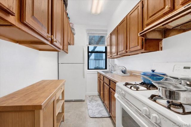 7 Greenridge Avenue B8, White Plains, NY 10605