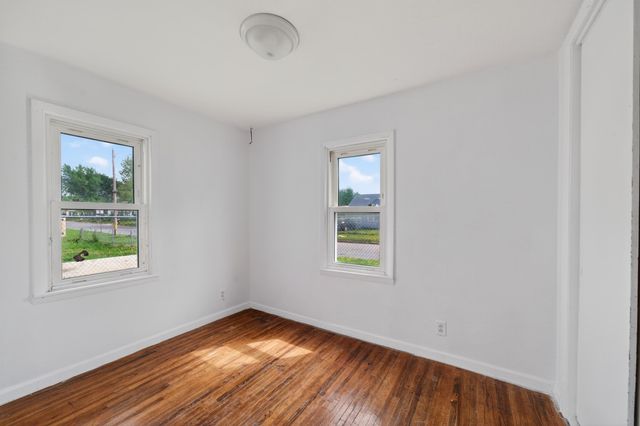 1926 E 24th St N, Wichita, KS 67219