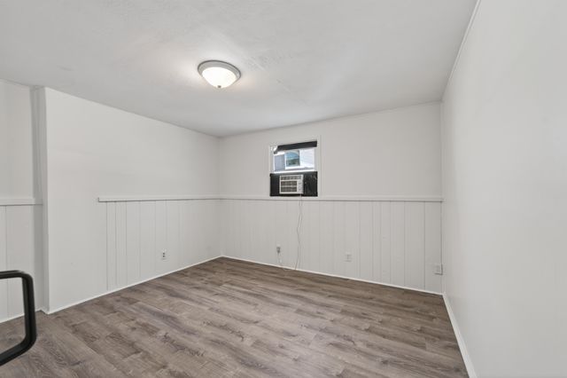 1926 E 24th St N, Wichita, KS 67219