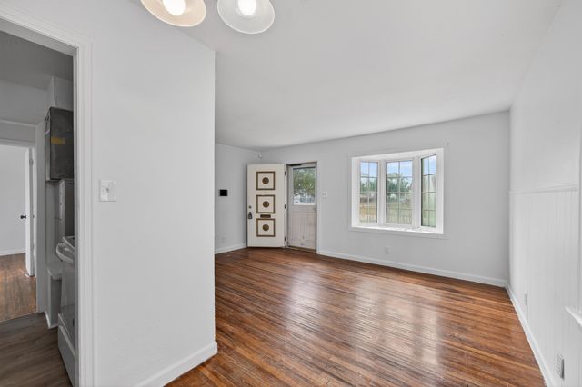 1926 E 24th St N, Wichita, KS 67219