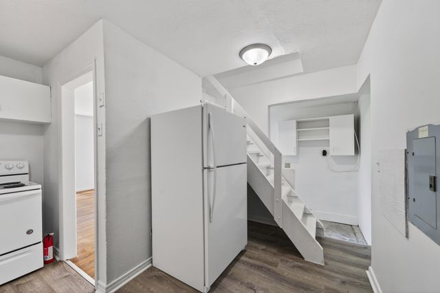 1926 E 24th St N, Wichita, KS 67219