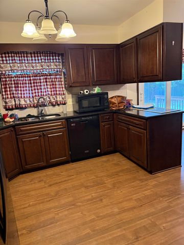 1452 N Melrose Lane, Wichita, KS 67212