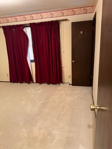 1452 N Melrose Lane, Wichita, KS 67212