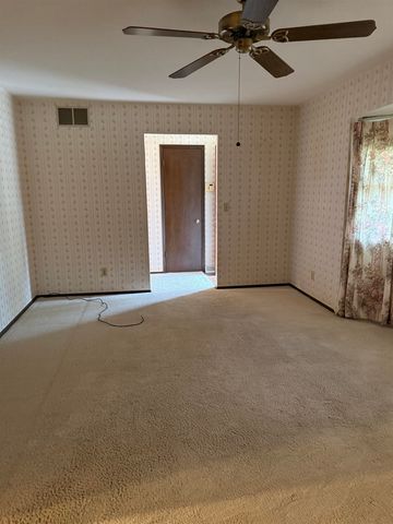 1452 N Melrose Lane, Wichita, KS 67212