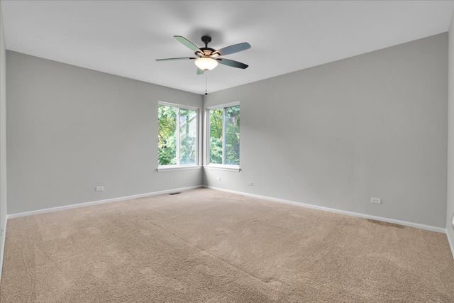 542 Waterford Lane, South Elgin, IL 60177