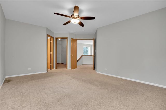 542 Waterford Lane, South Elgin, IL 60177