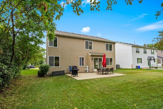 542 Waterford Lane, South Elgin, IL 60177