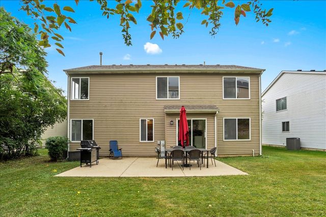 542 Waterford Lane, South Elgin, IL 60177