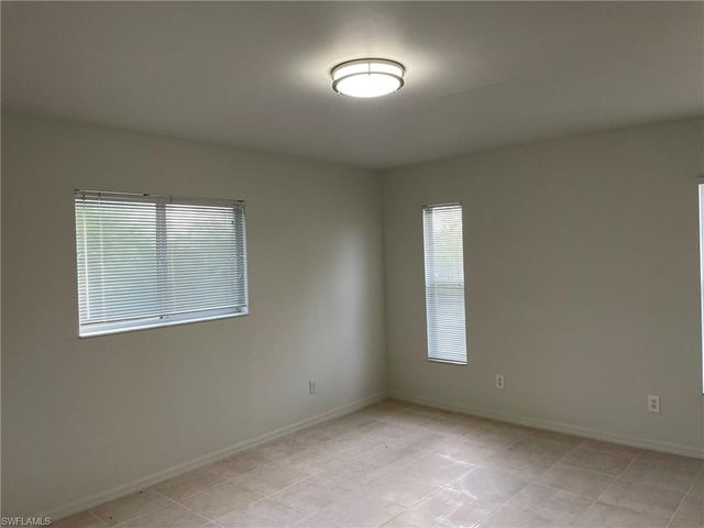 2023 NW 6th ST, Cape Coral, FL 33993