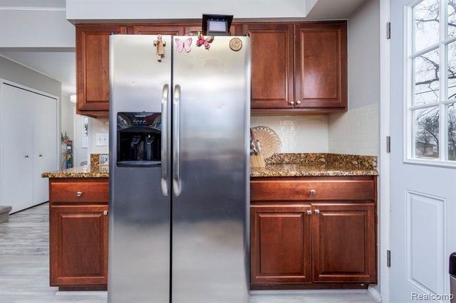 5171 Durnham Drive, Waterford, MI 48327