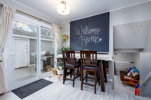 5171 Durnham Drive, Waterford, MI 48327