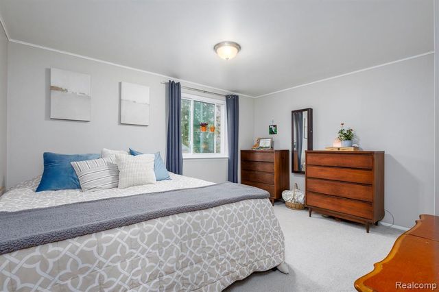 5171 Durnham Drive, Waterford, MI 48327