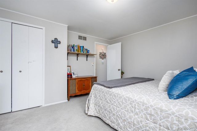 5171 Durnham Drive, Waterford, MI 48327