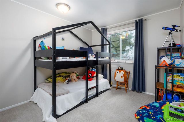 5171 Durnham Drive, Waterford, MI 48327