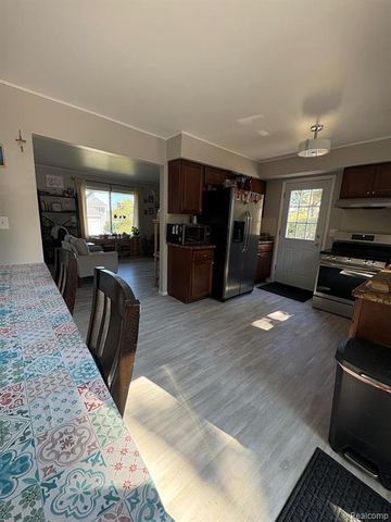 5171 Durnham Drive, Waterford, MI 48327