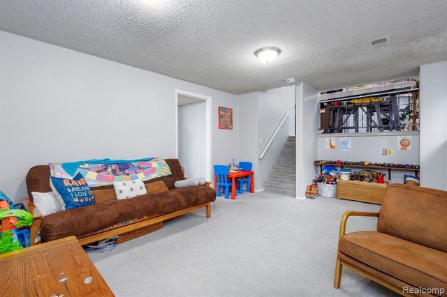 5171 Durnham Drive, Waterford, MI 48327